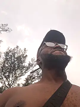 bull Giant online show from October 5, 1:42 pm