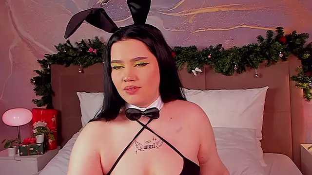 Snapshot of MaryAriel chatting on December 31, 11:31 am MaryAriel online show from December 31, 11:31 am