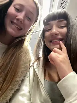 Sophie Avory online show from March 5, 8:32 pm