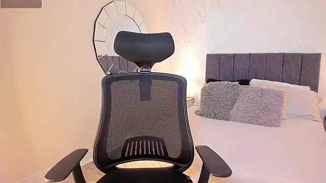 CyntiaAdams online show from September 19, 7:47 pm