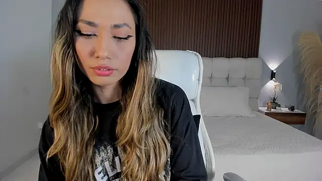 Emma23   online show from May 27, 5:59 am