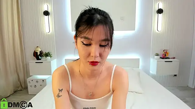 Lola Peach online show from February 8, 6:43 am