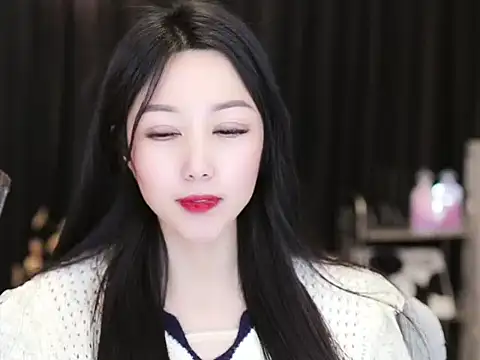 Nuyoah-77 online show from February 18, 6:26 pm