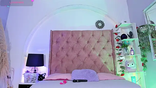 Snapshot of LadyAvalon chatting on November 26, 6:09 pm LadyAvalon online show from November 26, 6:09 pm