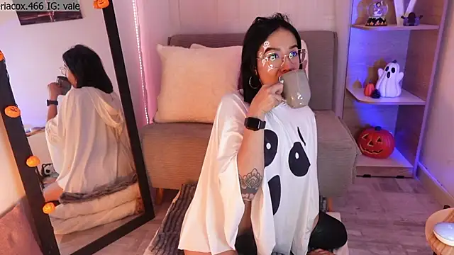 ValeriaCox online show from October 29, 1:35 pm