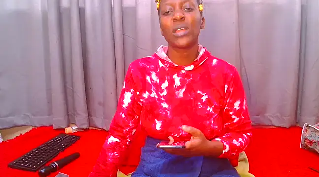 Snapshot of SexyCamilaxx chatting on February 16, 10:43 am SexyCamilaxx online show from February 16, 10:43 am