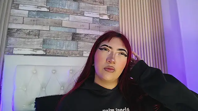 Snapshot of Mia_Rinn chatting on December 11, 1:28 pm Mia Rinn online show from December 11, 1:28 pm