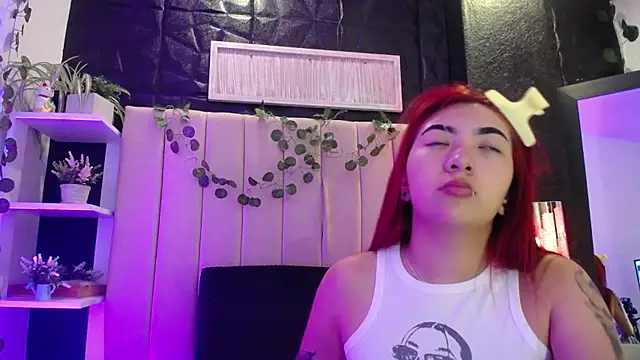 Snapshot of Mia_Rinn chatting on January 8, 1:09 pm Mia Rinn online show from January 8, 1:09 pm