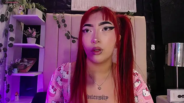 Snapshot of Mia_Rinn chatting on January 21, 4:37 pm Mia Rinn online show from January 21, 4:37 pm