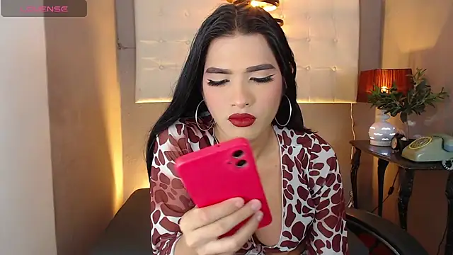 Snapshot of Greys_ath chatting on October 25, 1:35 am Greys ath online show from October 25, 1:35 am