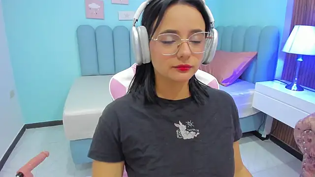 kae styles online show from February 7, 10:52 pm