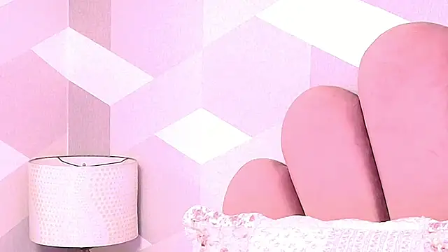 Snapshot of KylieMonnett chatting on November 6, 9:26 pm KylieMonnett online show from November 6, 9:26 pm