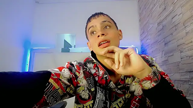 Snapshot of zacariasss_ chatting on December 3, 11:57 pm zacariasss online show from December 3, 11:57 pm