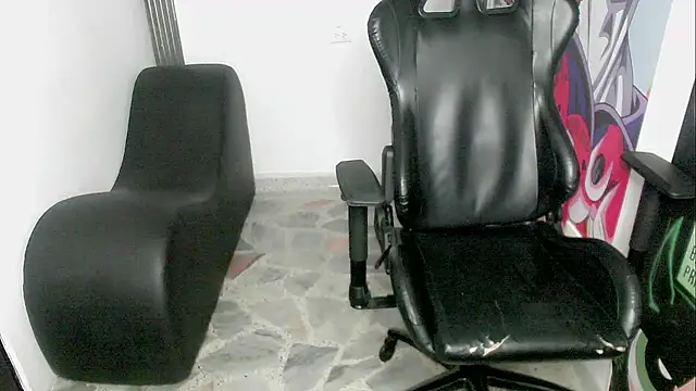 Snapshot of zacariasss_ chatting on December 28, 8:58 am zacariasss online show from December 28, 8:58 am