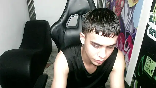 Snapshot of zacariasss_ chatting on December 31, 10:12 pm zacariasss online show from December 31, 10:12 pm