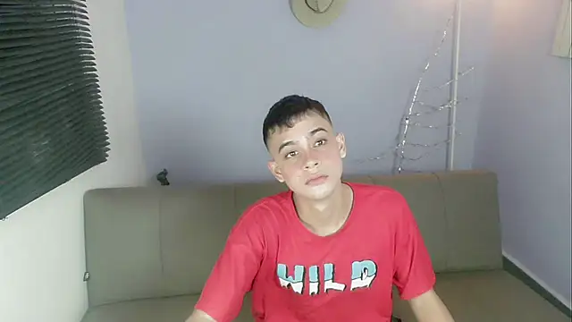 Snapshot of zacariasss_ chatting on October 16, 3:18 am zacariasss online show from October 16, 3:18 am