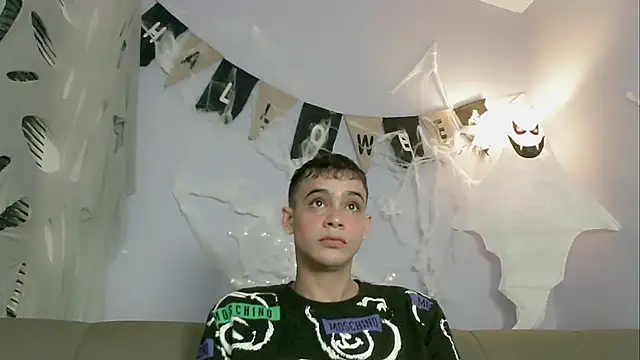 Snapshot of zacariasss_ chatting on October 27, 3:21 am zacariasss online show from October 27, 3:21 am