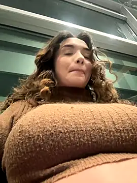 Snapshot of Daneshka1 chatting on September 9, 9:42 am Daneshka1 online show from September 9, 9:42 am