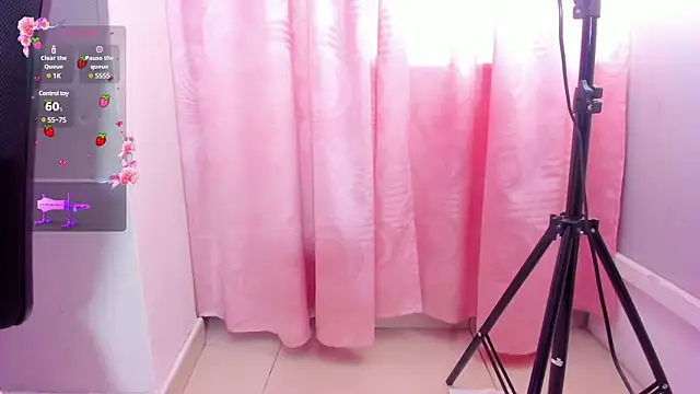 Snapshot of Elii_ross chatting on March 14, 7:12 pm Elii ross online show from March 14, 7:12 pm