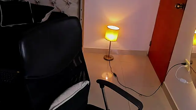 Snapshot of Andrew_wolf7 chatting on November 7, 3:06 am Andrew wolf7 online show from November 7, 3:06 am