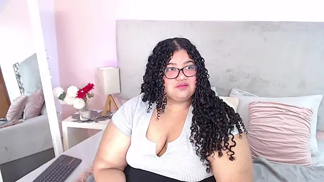 Miley Collins online show from December 9, 5:08 pm