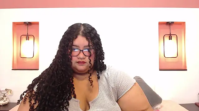 Miley Collins online show from January 3, 4:16 pm