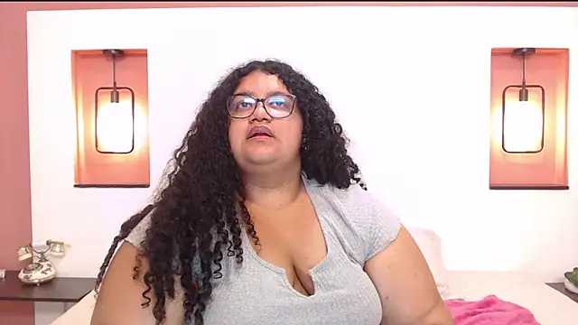 Miley Collins online show from March 11, 7:47 pm