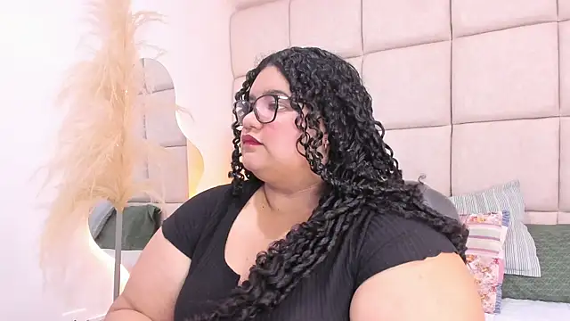 Miley Collins online show from November 19, 7:47 pm