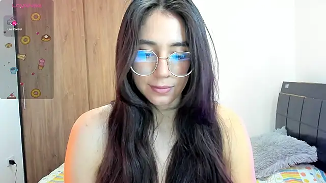 Snapshot of emmadiaz1 chatting on January 21, 7:17 pm emmadiaz1 online show from January 21, 7:17 pm