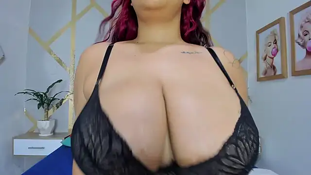 Caroliine Torres online show from February 6, 12:05 pm