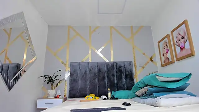 Caroliine Torres online show from February 20, 2:57 pm