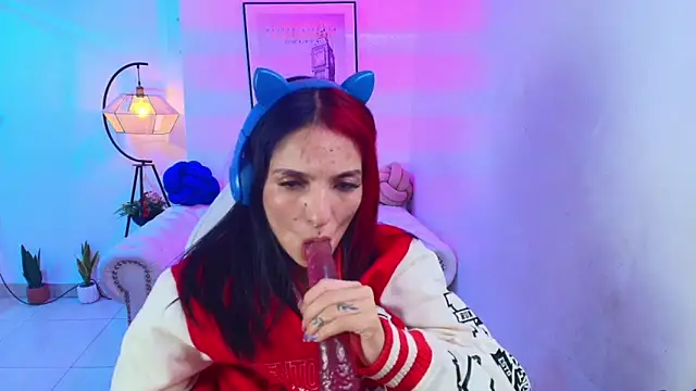 Dafne huges online show from January 19, 3:21 pm