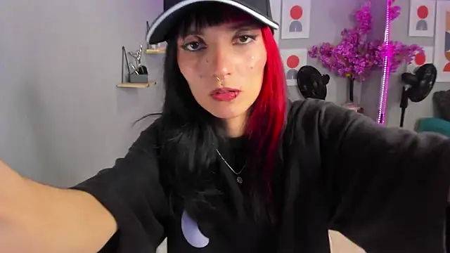 Dafne huges online show from January 31, 8:01 pm