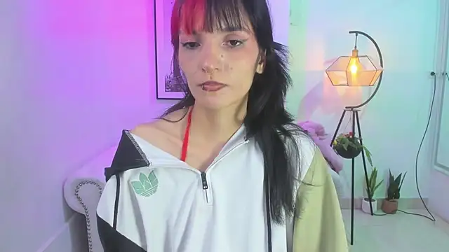 Dafne huges online show from March 2, 12:43 pm