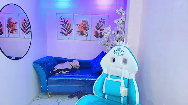 Dafne huges online show from September 19, 7:36 pm