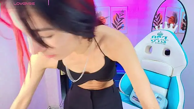 Dafne huges online show from November 18, 7:29 pm