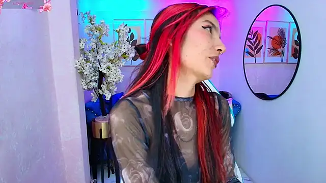 Dafne huges online show from December 1, 7:30 pm