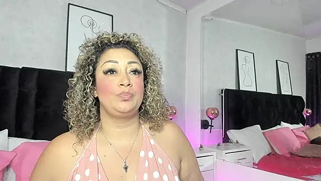 Snapshot of Katti_Barrera chatting on January 28, 2:42 pm Katti Barrera online show from January 28, 2:42 pm