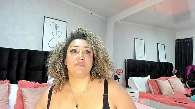 Snapshot of Katti_Barrera chatting on February 13, 11:28 am Katti Barrera online show from February 13, 11:28 am