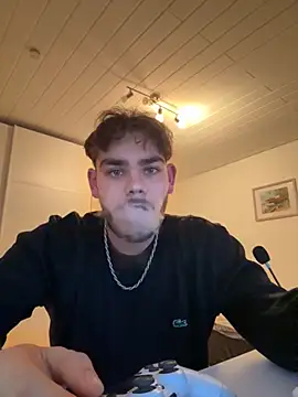 JuNIs  online show from October 21, 5:02 pm