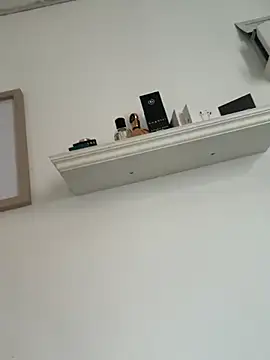 JuNIs  online show from November 13, 12:15 pm