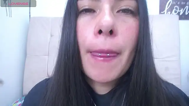 Snapshot of missexy303av chatting on January 17, 2:07 pm missexy303av online show from January 17, 2:07 pm