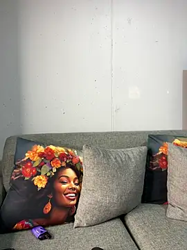 DrippinCaramelCutie online show from April 7, 10:20 pm