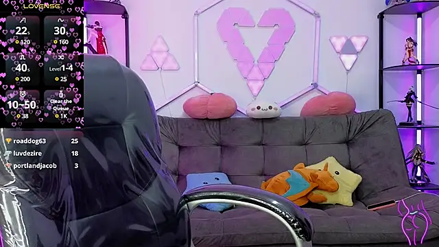 littlevixen18 online show from February 24, 5:42 pm