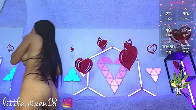 littlevixen18 online show from April 15, 7:15 am