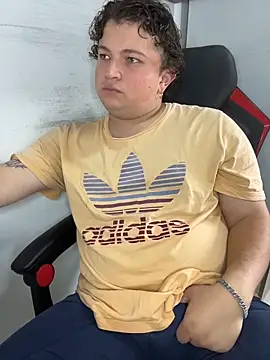 AndresChuboi online show from December 5, 5:53 pm