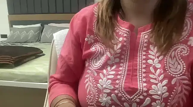 Snapshot of sassypooja chatting on February 8, 10:07 am sassypooja online show from February 8, 10:07 am