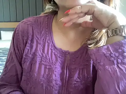 Snapshot of sassypooja chatting on February 17, 11:02 am sassypooja online show from February 17, 11:02 am