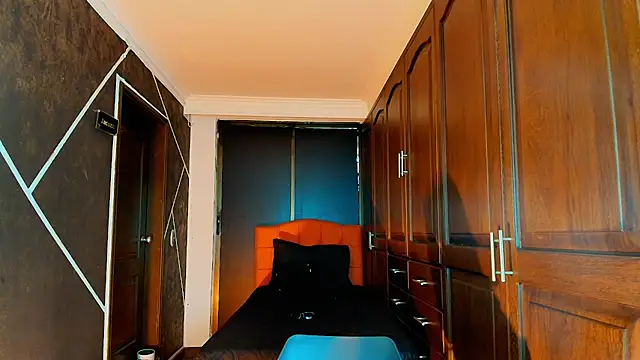 Snapshot of SexyNaf chatting on March 6, 7:10 pm SexyNaf online show from March 6, 7:10 pm