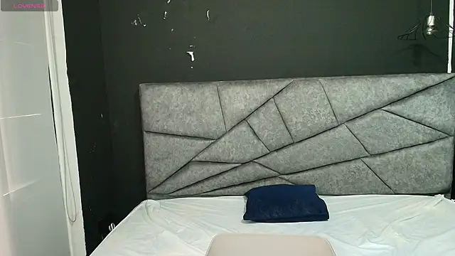 Snapshot of SexyNaf chatting on October 22, 4:51 pm SexyNaf online show from October 22, 4:51 pm